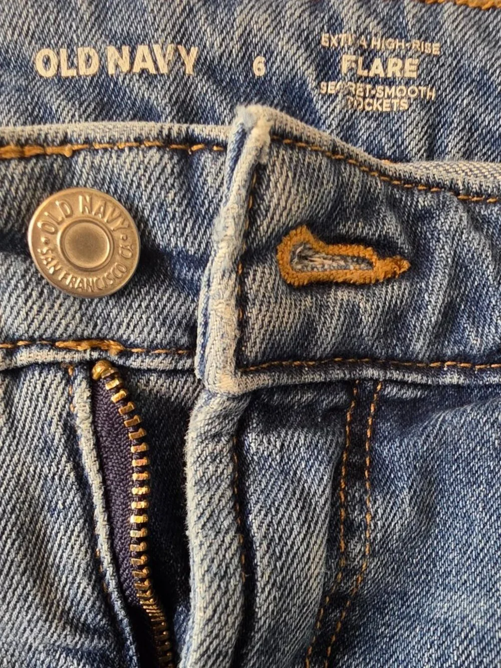 Old Navy Extra High Rise Flare Medium Wash Jeans, Women's Size 6